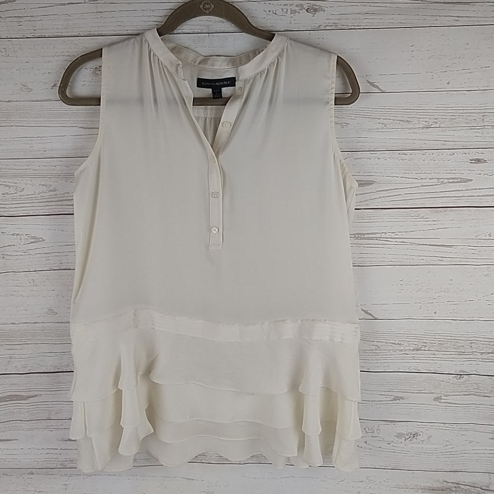 Banana Republic sleeveless ruffle blouse S petite